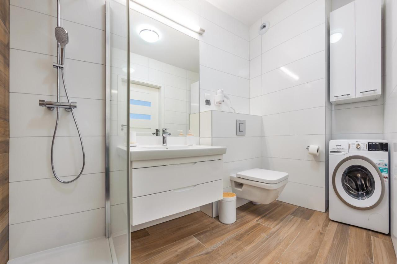 Apartamenty Sun & Snow Nadmorskie Tarasy Z Basenem Kolobrzeg Exterior photo