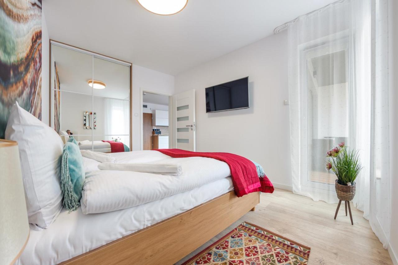Apartamenty Sun & Snow Nadmorskie Tarasy Z Basenem Kolobrzeg Exterior photo