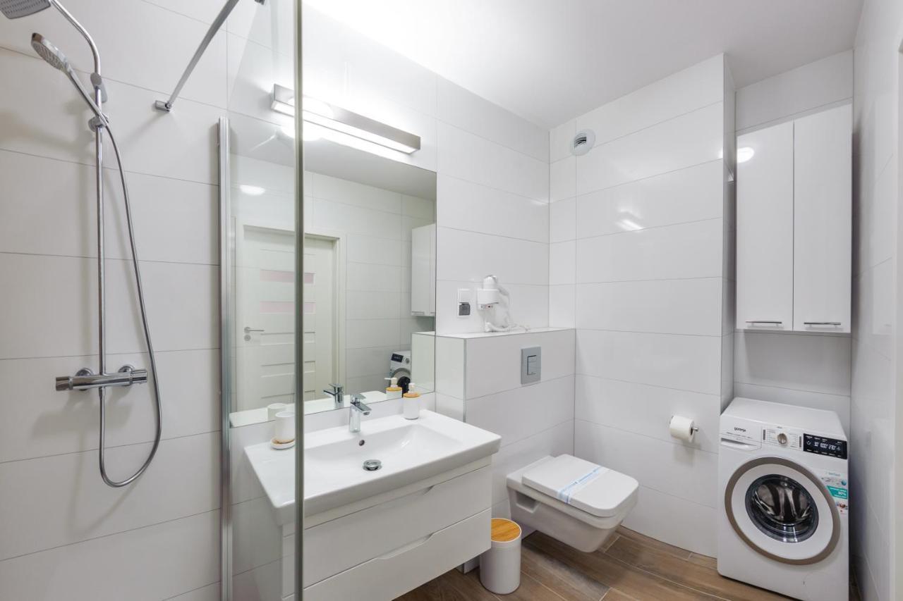 Apartamenty Sun & Snow Nadmorskie Tarasy Z Basenem Kolobrzeg Exterior photo