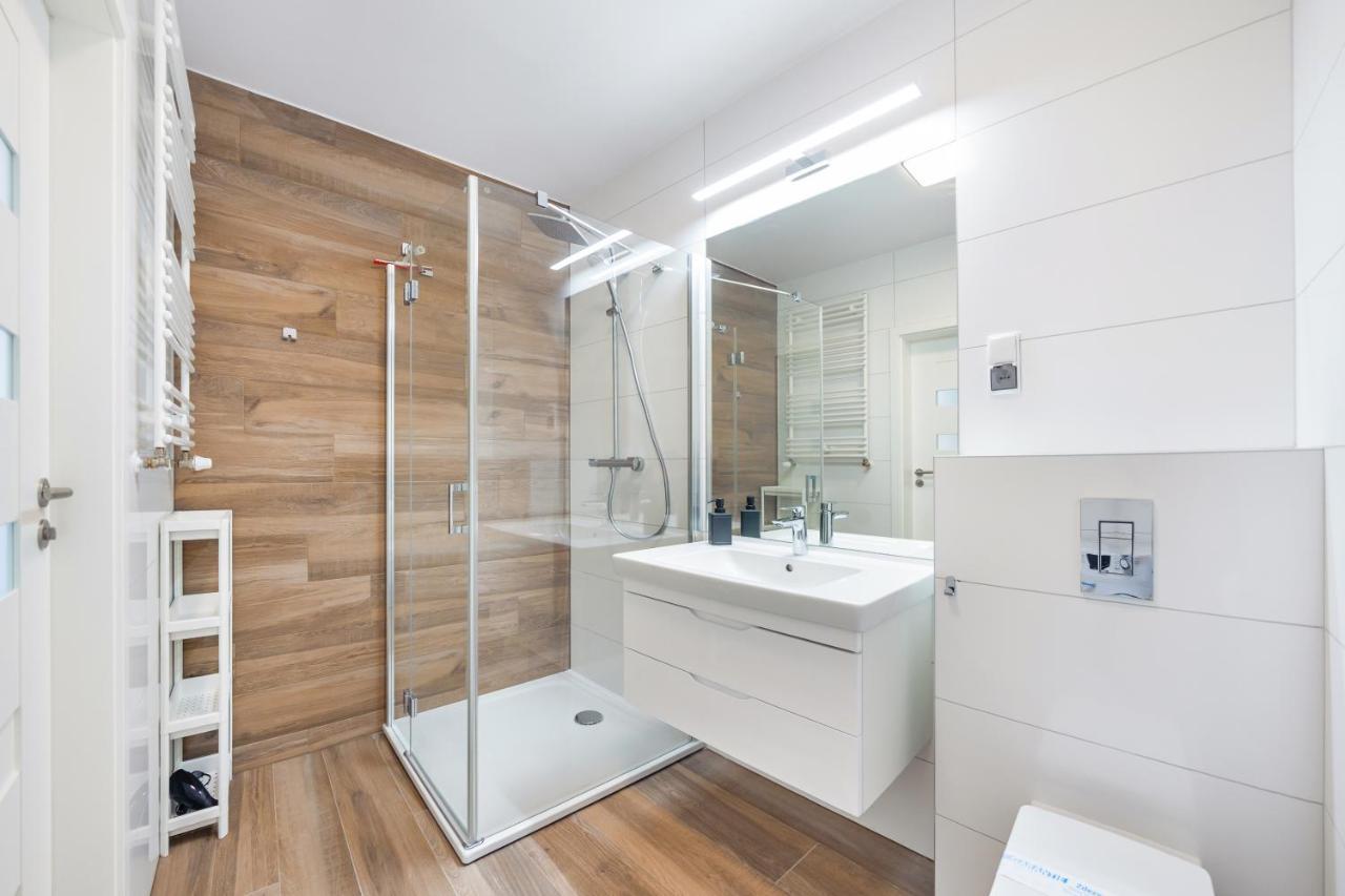 Apartamenty Sun & Snow Nadmorskie Tarasy Z Basenem Kolobrzeg Exterior photo