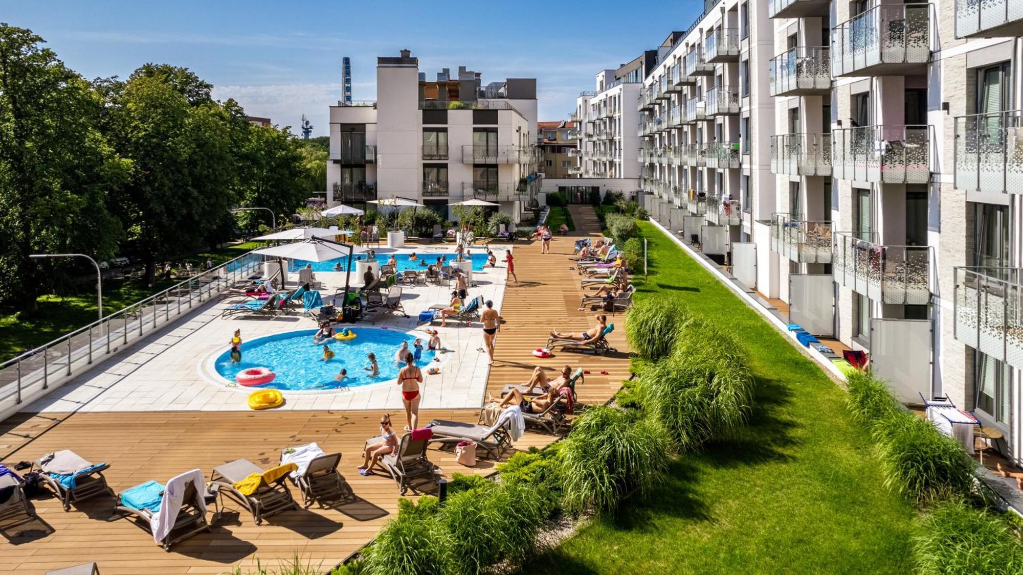 Apartamenty Sun & Snow Nadmorskie Tarasy Z Basenem Kolobrzeg Exterior photo