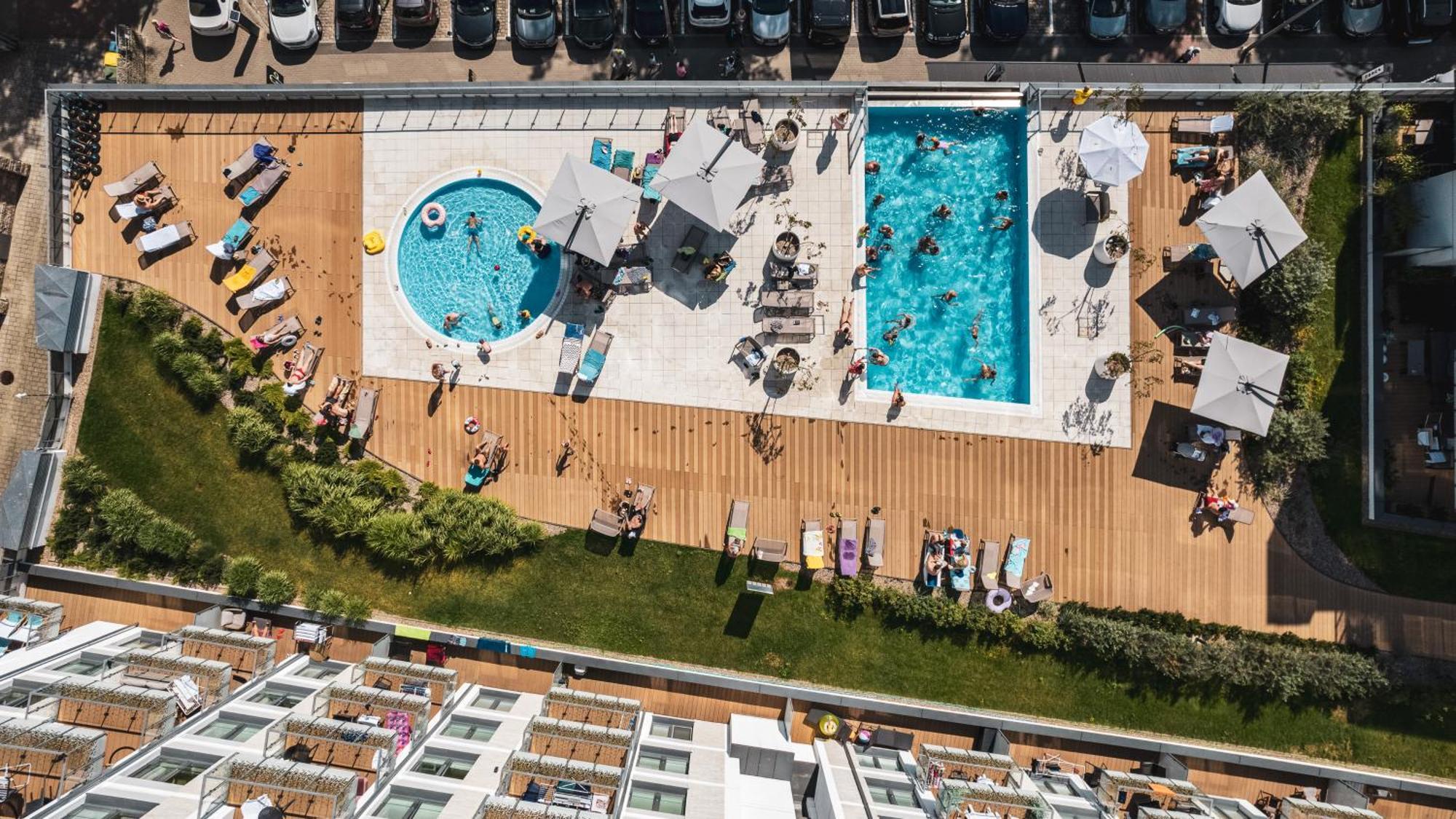 Apartamenty Sun & Snow Nadmorskie Tarasy Z Basenem Kolobrzeg Exterior photo